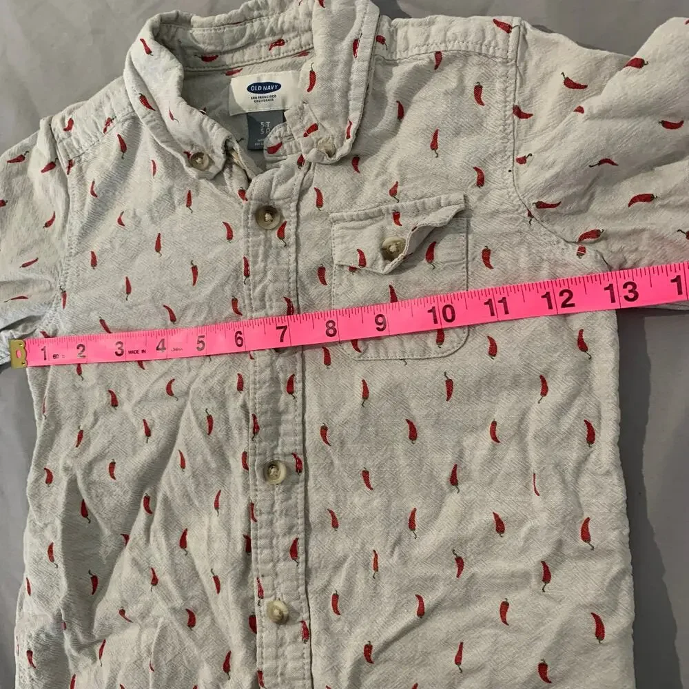 Old Navy Boys Short‑Sleeve Button‑Up Shirt – Size 5T – Chili Pepper Print
